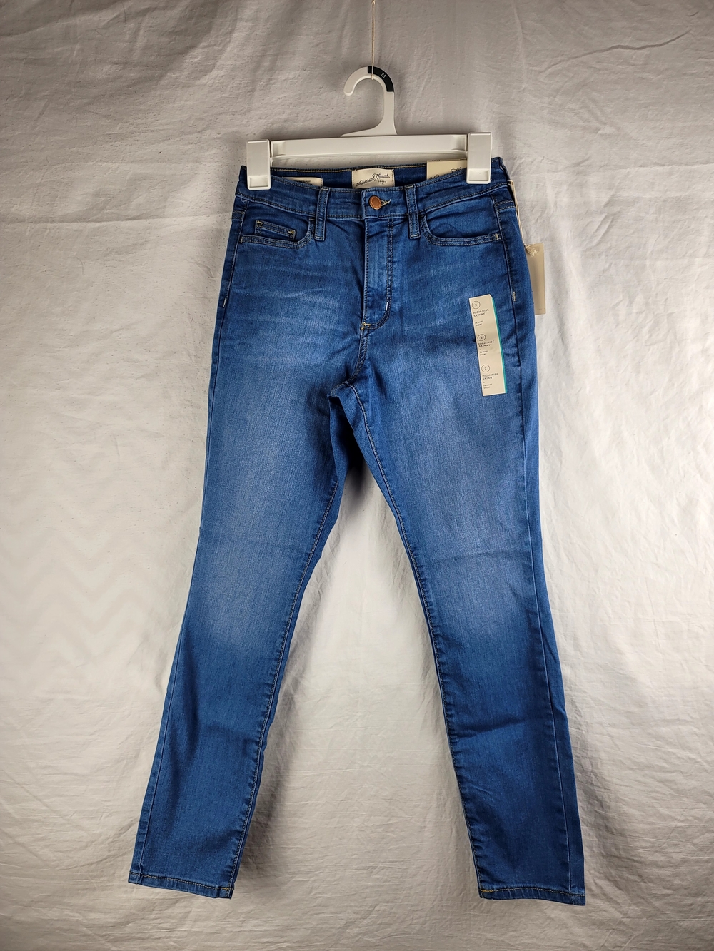 NWT Universal Thread High-Rise Skinny Jeans Blue Size 2 / 26 Short